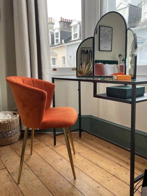 New Luxury For 2024 - Central Plymouth House - Sleeps 10 - Access To Plymouth Town - Close To The Barbican - Pets Welcome - Parking Available - By Luxe Living By Sophia Ngoại thất bức ảnh