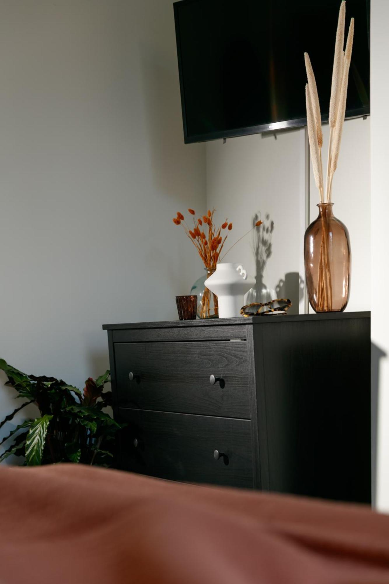 New Luxury For 2024 - Central Plymouth House - Sleeps 10 - Access To Plymouth Town - Close To The Barbican - Pets Welcome - Parking Available - By Luxe Living By Sophia Ngoại thất bức ảnh